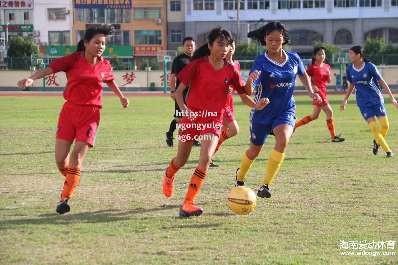 国内足球比赛中，女队表现亮眼